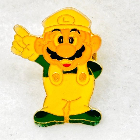 Rare Super Mario Brothers Luigi Vintage 1988 Tac Pin Collectible - Picture 1 of 3